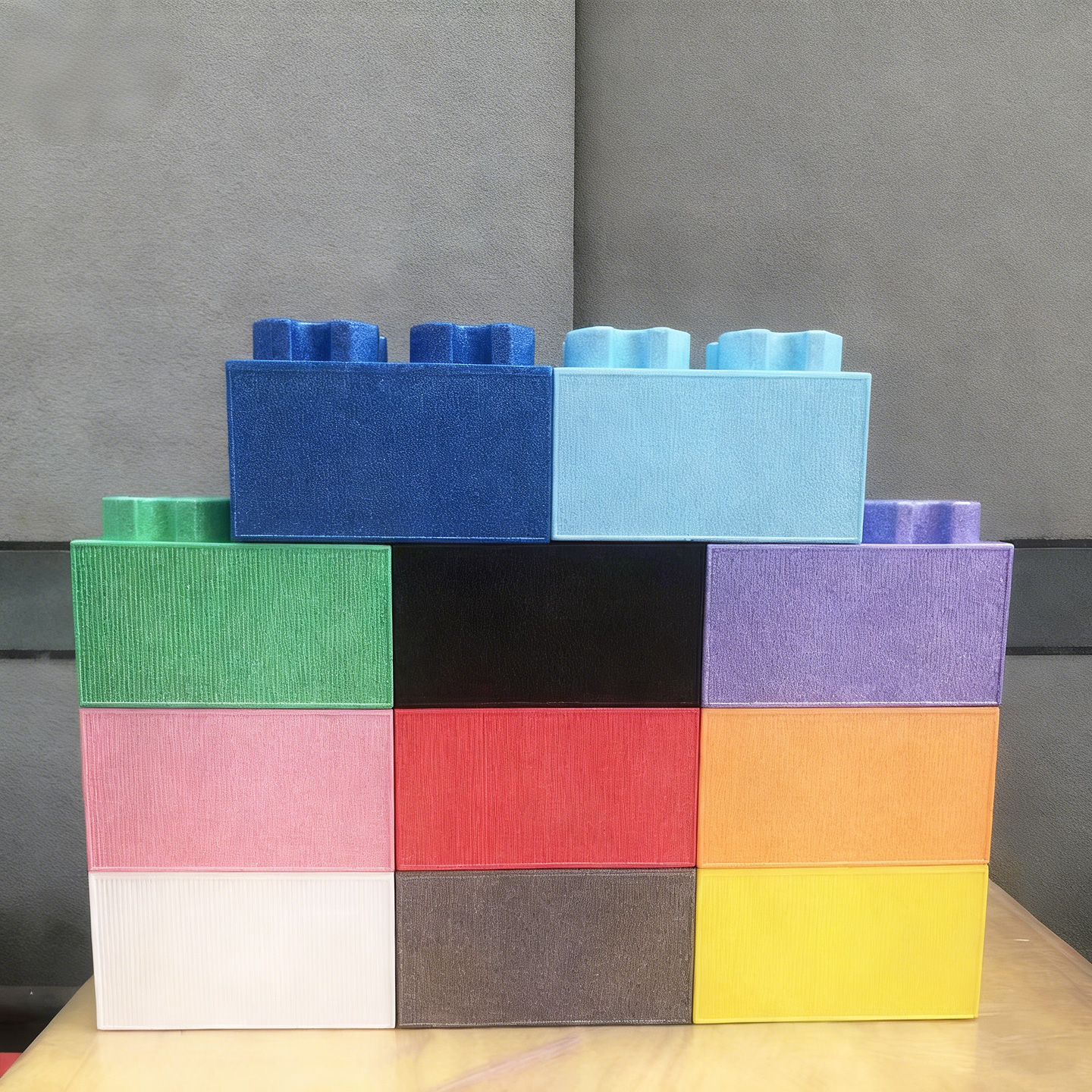 Side display of building blocks