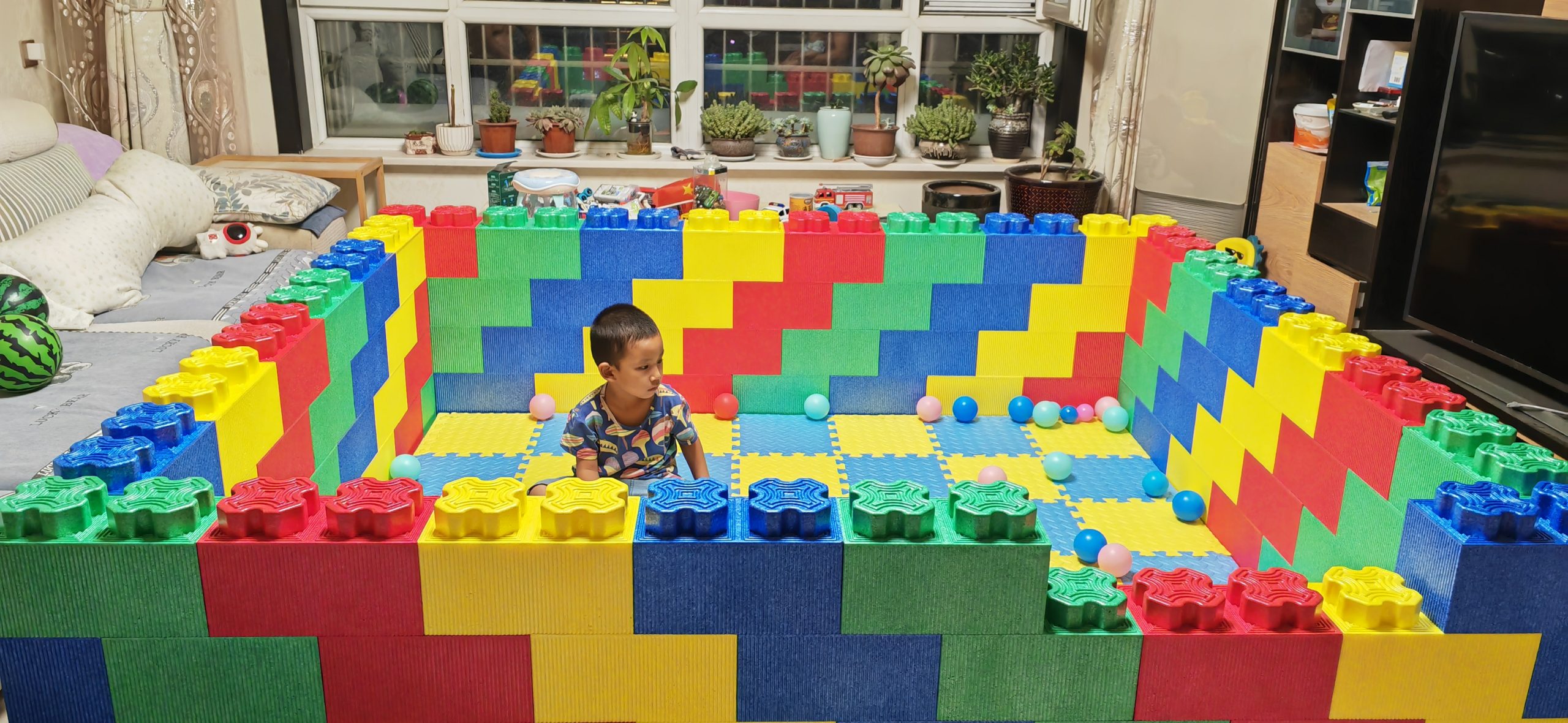 Colorful building block ball pool fence